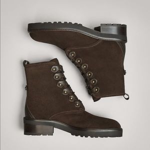 Flat lace-up ankle boots